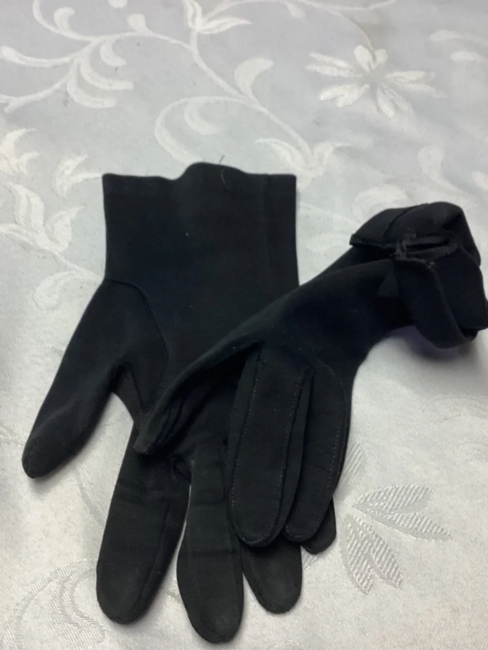 Ladies. VINTAGE. BLACK. GLOVES DRESS a with BOWS. OMG !!💃💃💃💃
